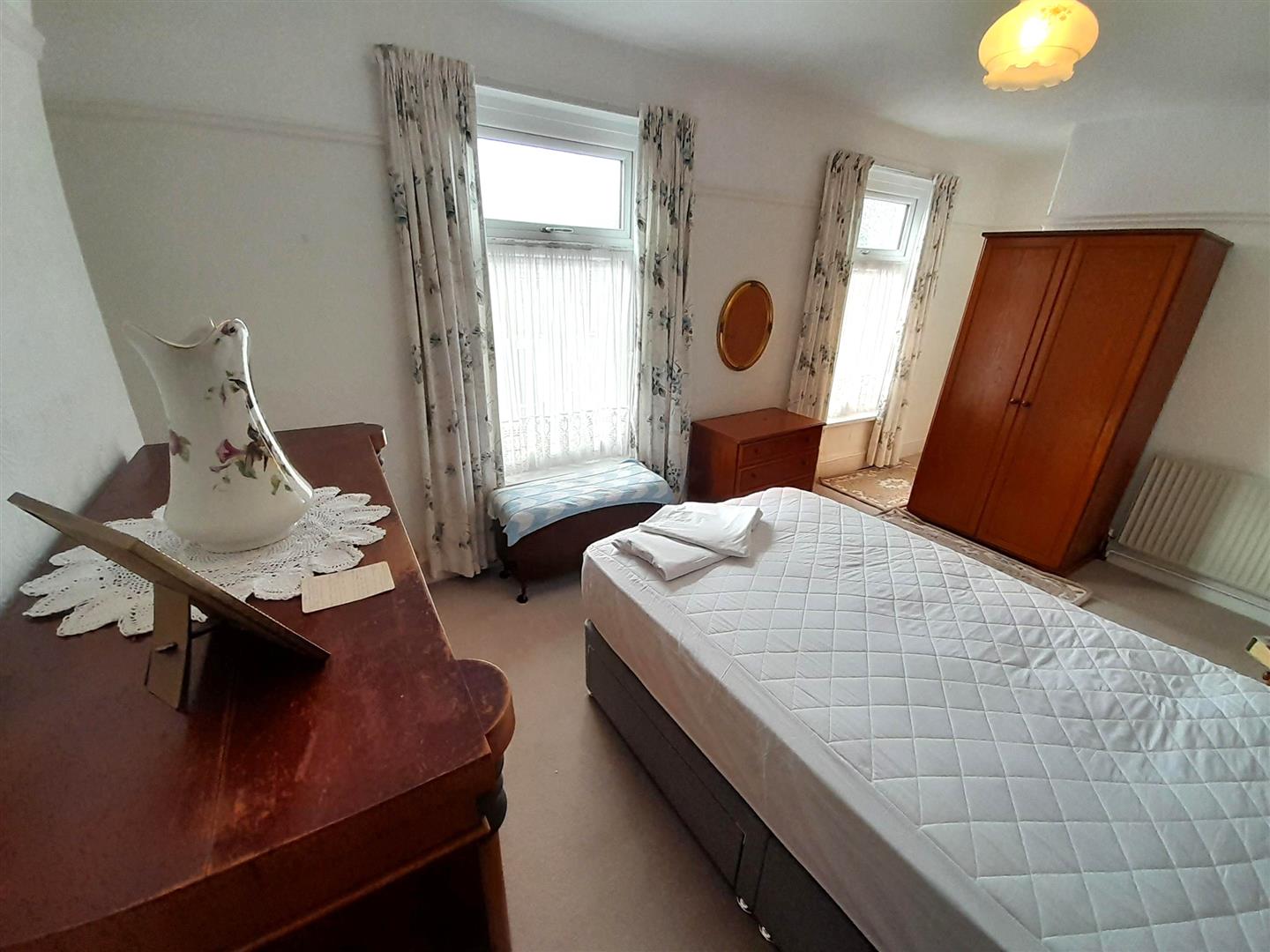 Llwynhendy Road, Llanelli, SA14 9HR